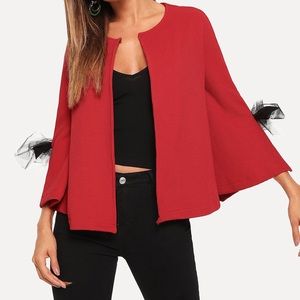🆕Gorgeous red textured coat with box details